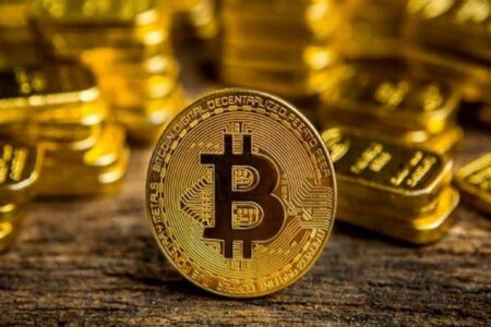 طلا بخریم یا بیت کوین؟ کدام سود بیشتری دارد؟