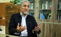 دلار به بالای ۱۱۰ هزار تومان می‌رسد | نظام در تنگنای انتخاب بین بقای خود یا مافیا