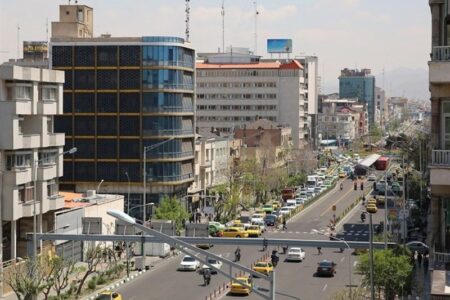 اخبار تهران|آمادگی شهرداری برای ساماندهی دستفروشان کتاب در خیابان انقلاب/افتتاح یک ایستگاه مترو بزودی