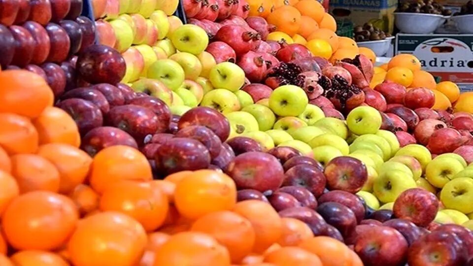 بازار سرد شب یلدا در زنجان| قیمت خشکبار و میوه سرسام آور است