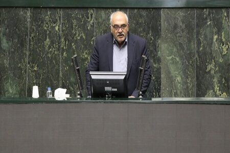 مصطفوی: افزایش ۲۰ درصدی حقوق با شعار عدالت‌خواهی دولت منافات دارد