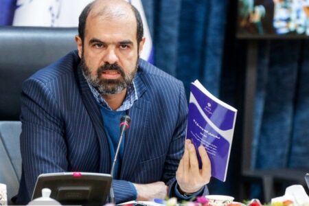 چرا حقوق‌ها هم‌پای تورم زیاد نمی شود؛ آدرس غلط کاهش درآمد نفتی