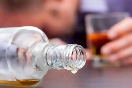 نوشیدن الکل خطر ابتلا به سرطان را افزایش می‌دهد