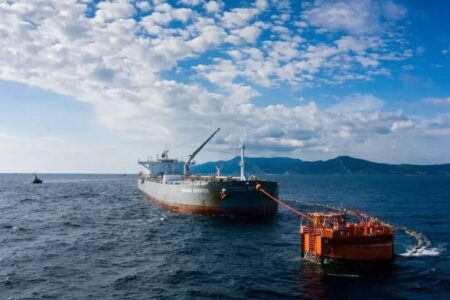افزایش قیمت نفت پیش از گفت‌وگوهای تهران و واشنگتن