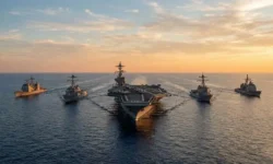 جزئیات جدید از آرایش ناو آبراهام لینکلن در منطقه/ شمارش معکوس حمله آمریکا آغاز شد؟