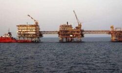 ایران می‌تواند ۲‌ماه بدون صادرات نفت مدیریت کند / انتقال سوخت از طریق راه‌آهن انجام می‌شود؟