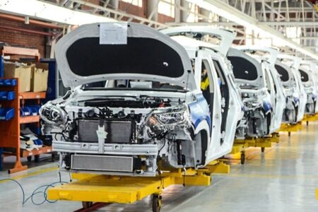 خبر خوش وزارت صمت برای خودروسازان / قیمت خودرو کاهش می‌یابد؟