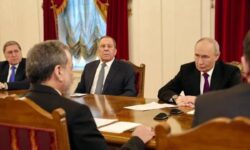 عراقچی پس از دیدار با پوتین: همه دنیا قدرت ایران را در برابر آمریکا دیدند