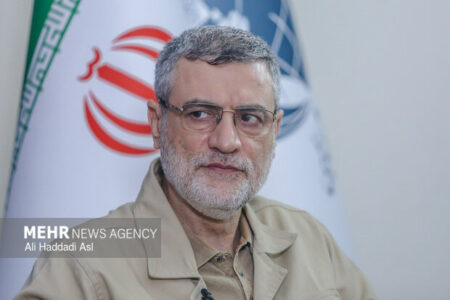 آمریکا حق دخالت در تنگه هرمز را ندارد؛ مذاکره با آمریکایی‌ها بی‌معناست