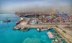 تمهیدات بندر شهید رجایی در ایام جنگ / حمل‌ونقل ریلی در تخلیه کالاها تاثیر داشت