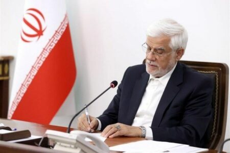 عارف: حماسه آزادی خرمشهر، الگوی عبور از بحران‌ها است