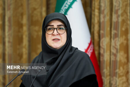 مهاجرانی: ایران دشمن را پشت مرزها متوقف و استقلال خود را تثبیت کرد