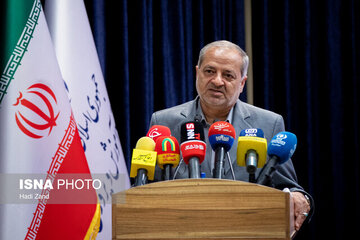 وزیر آموزش و پرورش: دریافت پول برای ثبتنام در مدارس «ممنوع»/ ثبتنام صرفا بر اساس محدوده جغرافیایی محل زندگی
