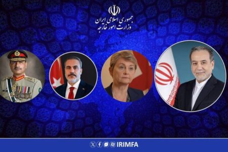تماسهای عراقچی با وزرای خارجه انگلیس، ترکیه و فرمانده ارتش پاکستان