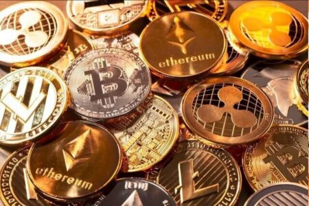 توقف بیتکوین در مرز ۶۴ هزار دلار / چرا سرمایهگذاران از بازار کریپتو فرار میکنند؟