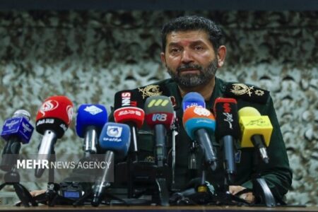 حسنزاده: روز تشییع پیکر مطهر رهبر شهید انقلاب تهران تعطیل خواهد بود