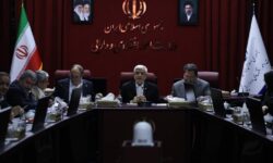 عارف: ایران دشمن را در صورت محاسبه غلط، شگفت زده میکند