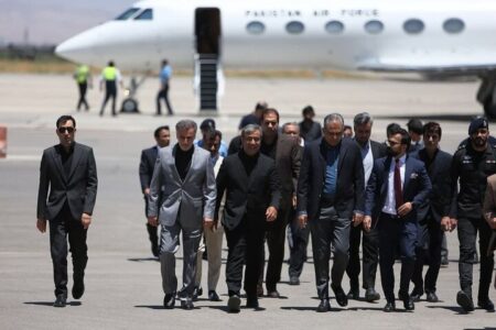 وزیر کشور پاکستان وارد مشهد شد