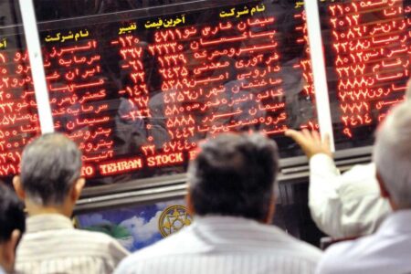 وضعیت بورس در خرداد / سهم حقیقی‌ها از معاملات ۶۳ درصدی شد