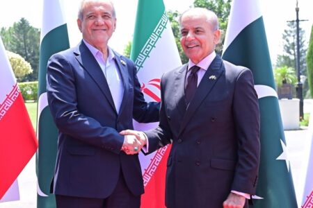 پزشکیان وارد اسلام‌آباد شد