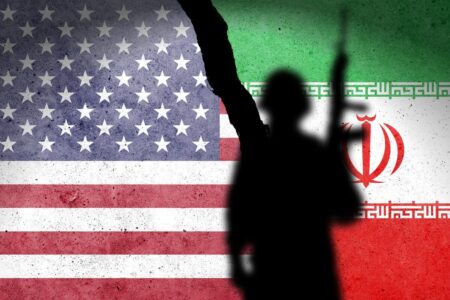 ادعای والاستریتژورنال: آمریکا پزشک و سلاح به خاورمیانه میفرستد / جنگ تمامعیار در راه است؟
