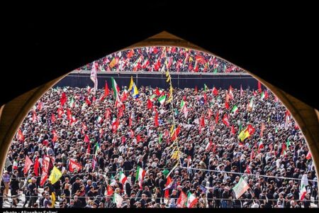 تمام درهای مصلی بسته شد