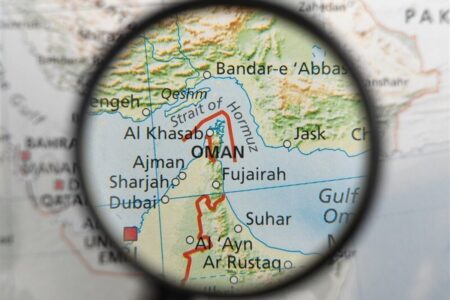 تنگه هرمز؛ سلاح استراتژیک ایران در حال کند شدن است؟ / عربستان و امارات مسیر جایگزین پیدا کردند