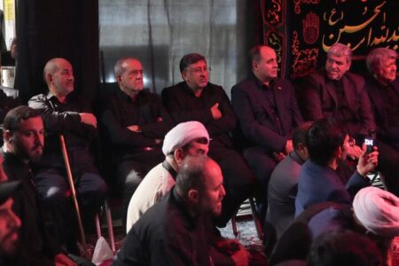حضور رئیس جمهور در آیین روضه خانگی شهید علی لاریجانی