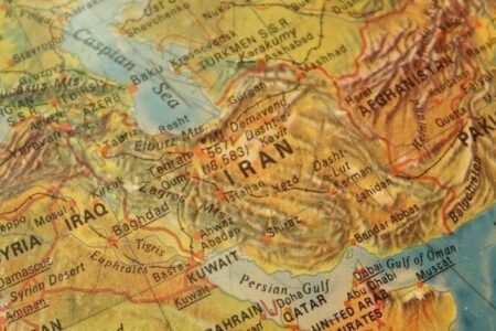 رمز پیروزی در جنگ هویتی