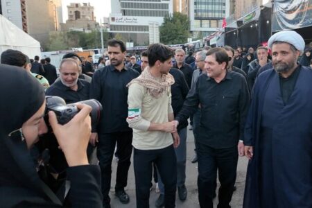 مخبر: مردم ایران خواهان انتقام بوده و خونخواه اصلی رهبر خود هستند