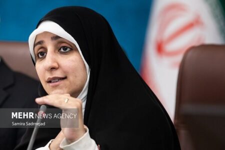 بهروزآذر: دولت برای خروج کشور از وضعیت «نه جنگ، نه صلح» تلاش می‌کند