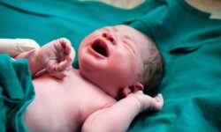 ماجرای نجات جان نوزاد با تلاش مراقبان سلامت
