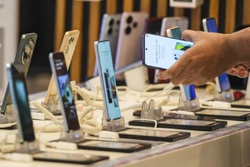 توقف پروازهای عمان واردات گوشی را مختل کرد