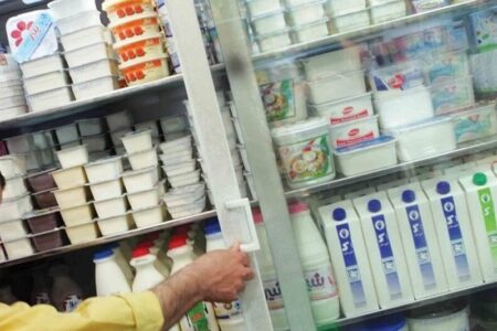 فروش انواع لبنیات با قیمتهای متفاوت و بعضا بالاتر از نرخ مصوب